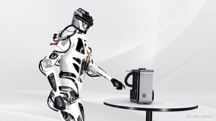 萬億藍海新戰(zhàn)局 純米入局人形機器人，智能家庭生態(tài)拼圖漸趨完整